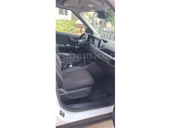 Sahibinden Ford Tourneo Courier 1.5 EcoBlue Titanium 2025 Model  6.000 km Beyaz