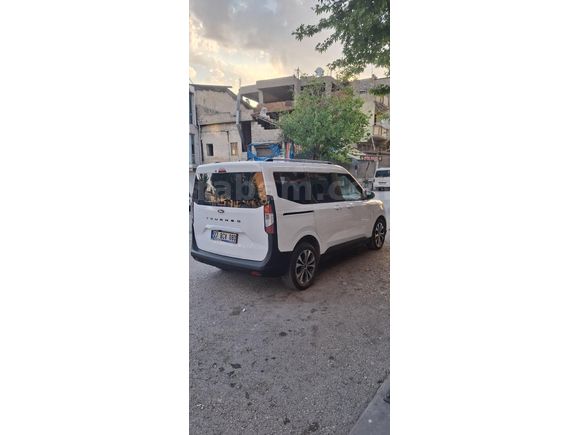 Sahibinden Ford Tourneo Courier 1.5 EcoBlue Titanium 2025 Model  6.000 km Beyaz