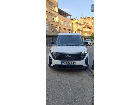Sahibinden Ford Tourneo Courier 1.5 EcoBlue Titanium 2025 Model  6.000 km Beyaz