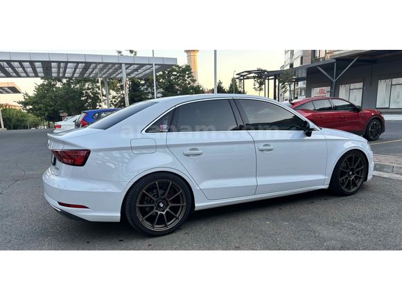 2020 AUDI A3 SEDAN 35 TFSI DESIGN +
PRESTIGE