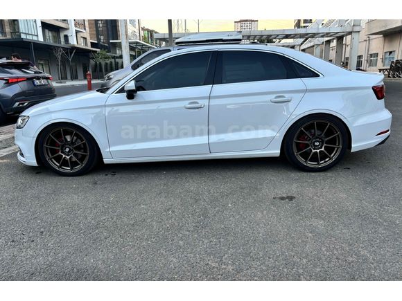 2020 AUDI A3 SEDAN 35 TFSI DESIGN +
PRESTIGE