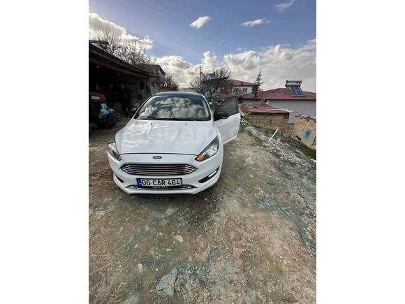 Sahibinden Ford Focus 1.6 TDCi Trend X 2015 Model  223.000 km Beyaz