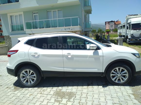 Sahibinden Nissan Qashqai 1.5 dCi Sky Pack 2015 Model