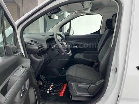 otomobil Opel Combo 1.5 D Essential