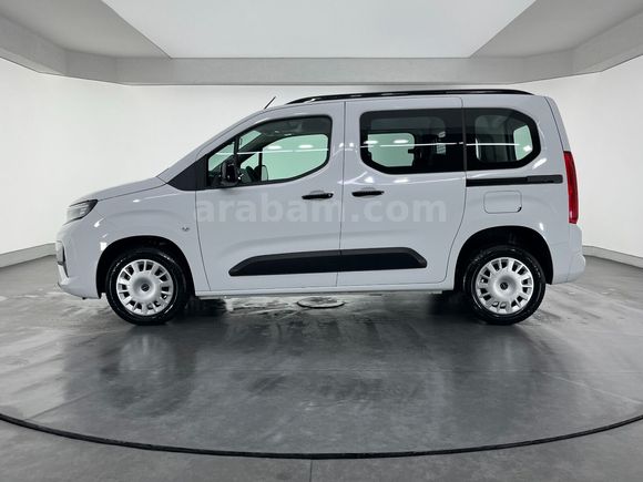 otomobil Opel Combo 1.5 D Essential