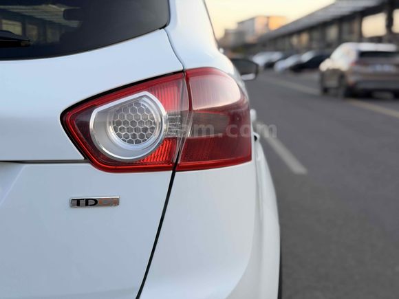 ADIBELLİ OTOMOTİVDEN 2011 MODEL DEĞİŞENSİZ 4X4 KUGA