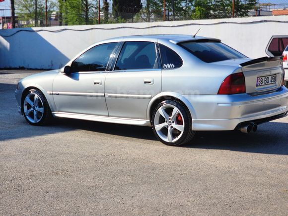 Cam Gibi Opel Vectra 2.0 CDX 2000 Model