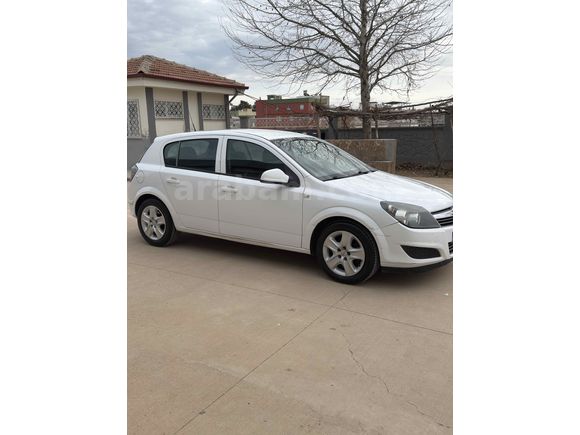 Sahibinden Opel Astra 1.6 Essentia 2012 Model  208.000 km Beyaz