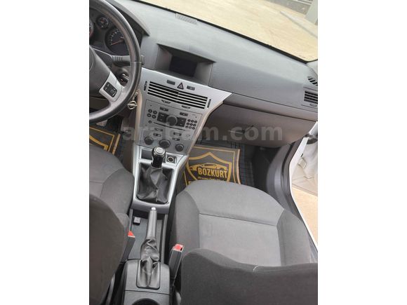 Sahibinden Opel Astra 1.6 Essentia 2012 Model  208.000 km Beyaz
