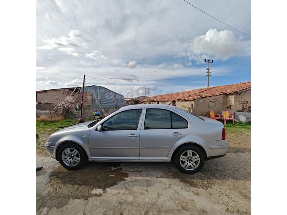 Sahibinden Volkswagen Bora 1.6 Pacific 2004 Model  250.000 km Gri (Gümüş)