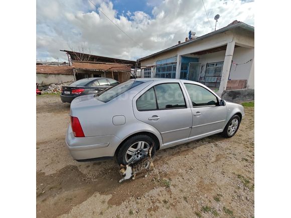 Sahibinden Volkswagen Bora 1.6 Pacific 2004 Model  250.000 km Gri (Gümüş)
