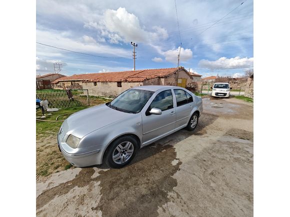 Sahibinden Volkswagen Bora 1.6 Pacific 2004 Model  250.000 km Gri (Gümüş)