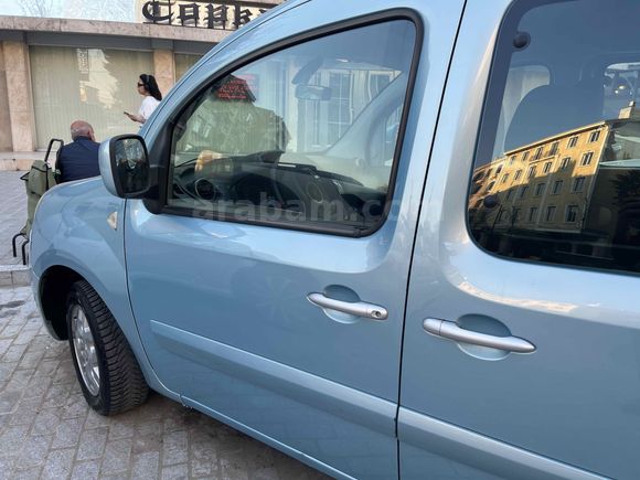 Sahibinden Renault Kangoo Multix 1.5 dCi Expression 2012 Model 