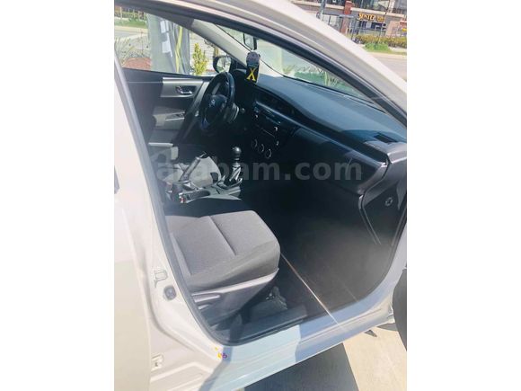 Sahibinden Toyota Corolla 1.33 Life 2014 Model 
