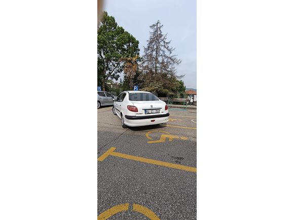 Sahibinden Peugeot 206 1.4 Comfort sedan 2010 Model  Tüplü 147.000 km  Beyaz