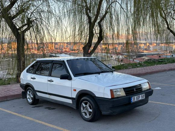 Ülger Auto dan Lada samara 1.5 1990 Model Kayseri