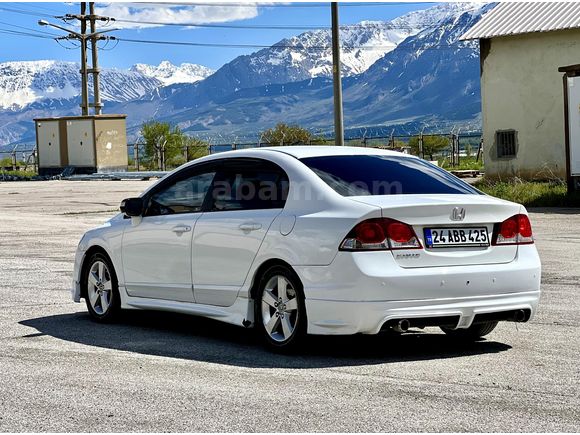 Sahibinden Honda Civic 1.6i VTEC Premium 2010 Model