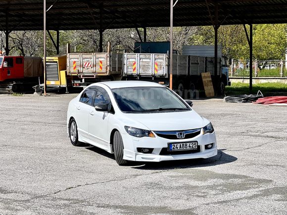 Sahibinden Honda Civic 1.6i VTEC Premium 2010 Model