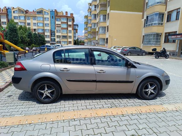Sahibinden Renault Megane 1.4 Authentique 2004 Model