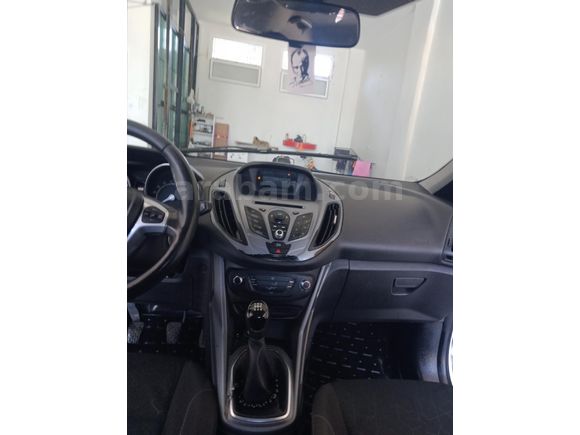 Sahibinden Ford B-Max 1.5 2013 Model  127.000 km Beyaz
