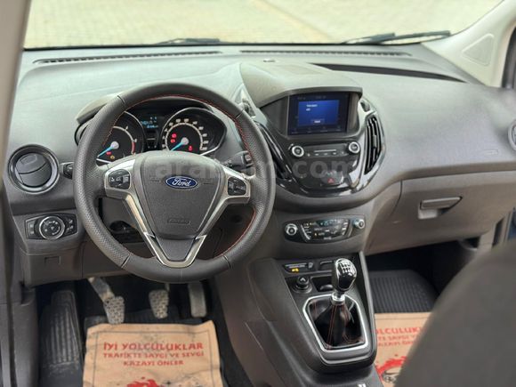 Sahibinden Ford Tourneo Courier 1.5 TDCi Titanium Plus 2022 Model
