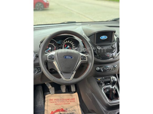 Sahibinden Ford Tourneo Courier 1.5 TDCi Titanium Plus 2022 Model
