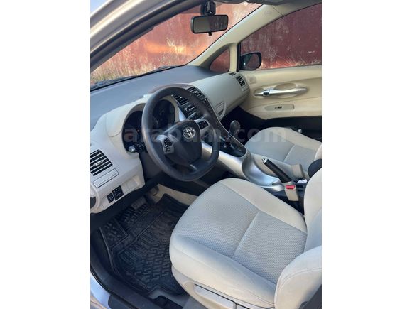 Sahibinden Toyota Auris 1.4 D-4D Comfort Extra 2011 Model 