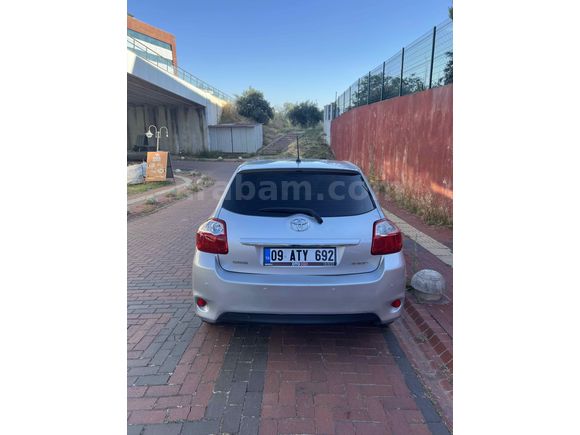 Sahibinden Toyota Auris 1.4 D-4D Comfort Extra 2011 Model 