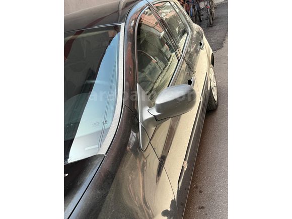 Sahibinden Renault Clio 1.5 dCi Authentique Edition 2012 Model  224.000 km Siyah
