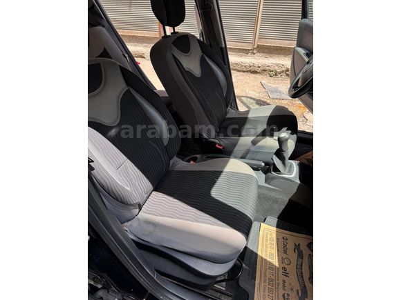 Sahibinden Renault Clio 1.5 dCi Authentique Edition 2012 Model  224.000 km Siyah