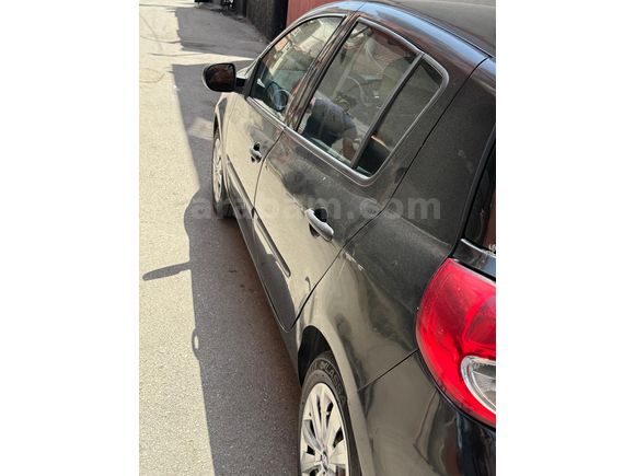 Sahibinden Renault Clio 1.5 dCi Authentique Edition 2012 Model  224.000 km Siyah
