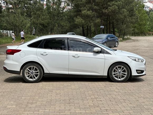 Sahibinden Ford Focus 1.5 TDCi Trend X 2016 Model İstanbul 181.000 km Beyaz