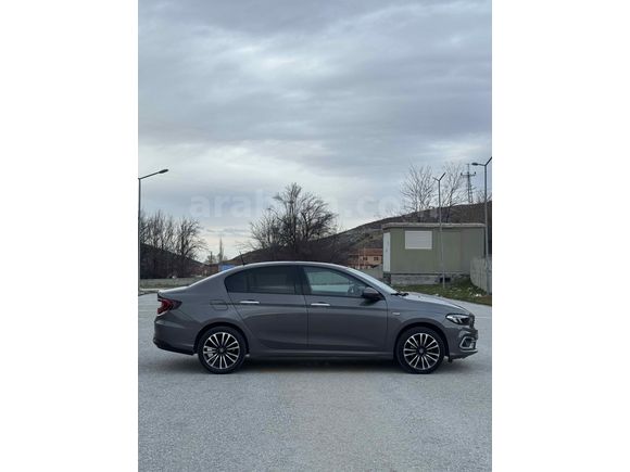 Sahibinden Fiat Egea 1.4 Fire Lounge 2023 Model Yozgat 28.000 km Gri (metalik)