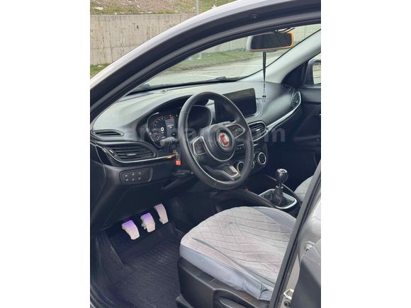 Sahibinden Fiat Egea 1.4 Fire Lounge 2023 Model Yozgat 28.000 km Gri (metalik)