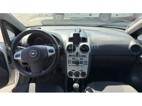 Sahibinden Opel Corsa 1.2 Twinport Essentia 2014 Model  291.000 km Beyaz