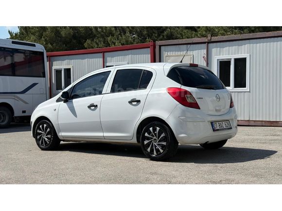 Sahibinden Opel Corsa 1.2 Twinport Essentia 2014 Model  291.000 km Beyaz