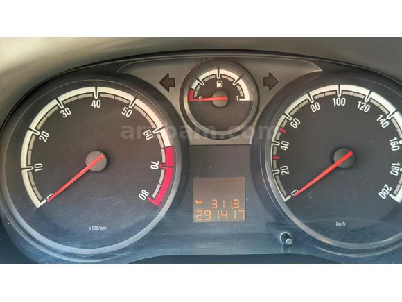 Sahibinden Opel Corsa 1.2 Twinport Essentia 2014 Model  291.000 km Beyaz