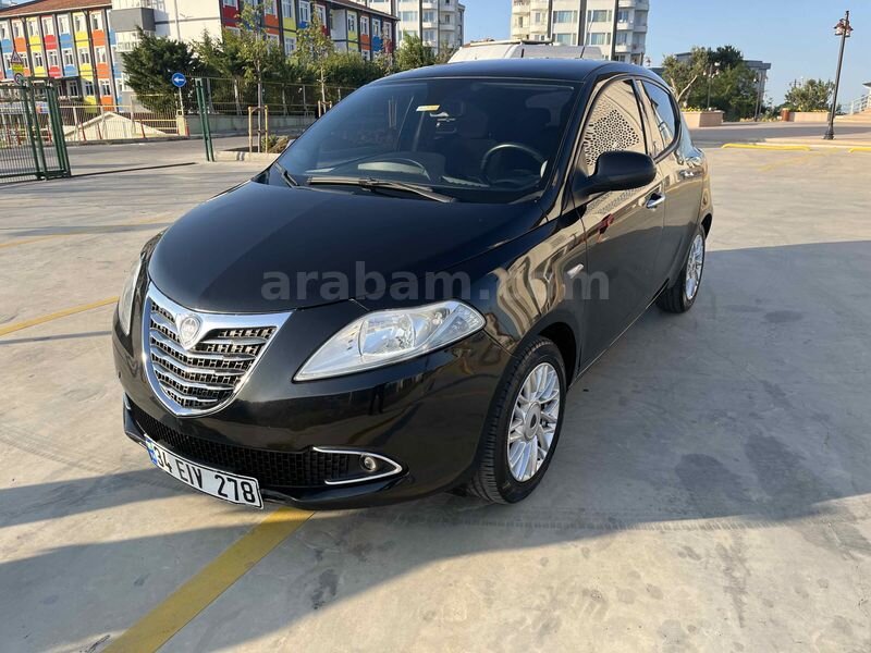 Sahibinden Lancia Ypsilon 0.9 2013 Model İstanbul 151.000 km Siyah