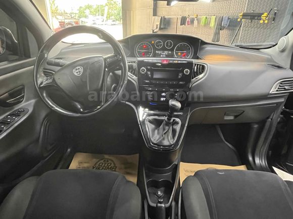 Sahibinden Lancia Ypsilon 0.9 2013 Model  151.000 km Siyah
