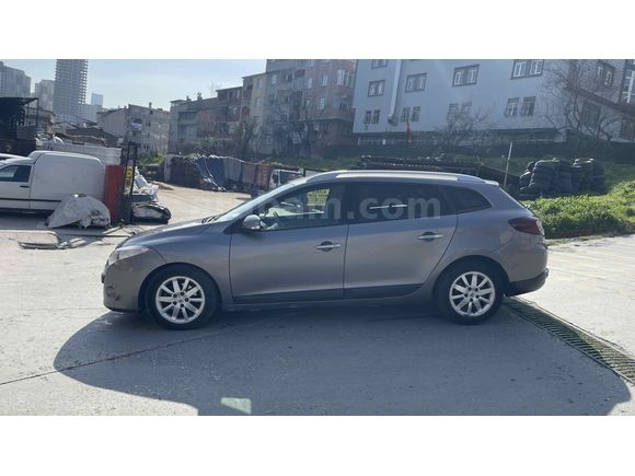 Sahibinden Renault Megane 1.5 dCi Sport Tourer Privilege 2012 Model 