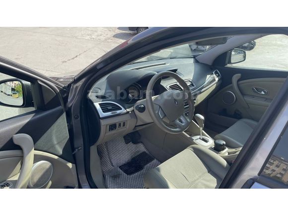 Sahibinden Renault Megane 1.5 dCi Sport Tourer Privilege 2012 Model 