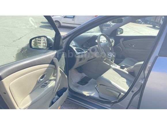 Sahibinden Renault Megane 1.5 dCi Sport Tourer Privilege 2012 Model 