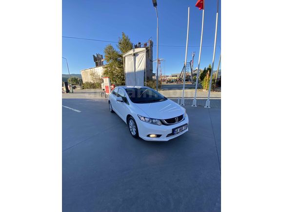 Sahibinden Honda Civic 1.6i VTEC Eco Dream 2015 Model  71.500 km Beyaz