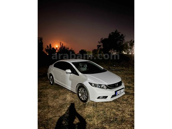 Sahibinden Honda Civic 1.6i VTEC Eco Dream 2015 Model  71.500 km Beyaz