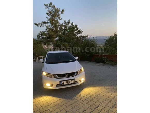 Sahibinden Honda Civic 1.6i VTEC Eco Dream 2015 Model  71.500 km Beyaz