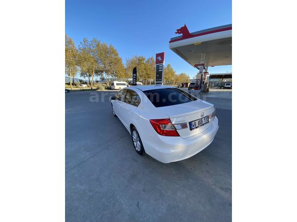Sahibinden Honda Civic 1.6i VTEC Eco Dream 2015 Model  71.500 km Beyaz