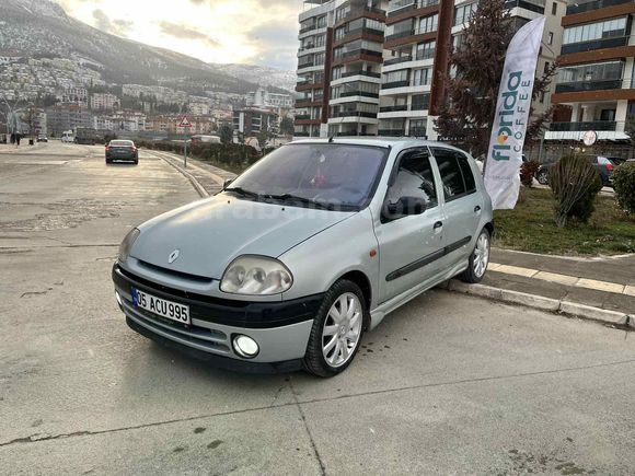 Sahibinden Renault Clio 1.6 RXT 2000 Model 