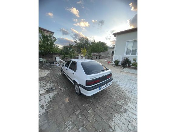 150 binde. Renault 19 1,6 ie 2000 model klimalı 