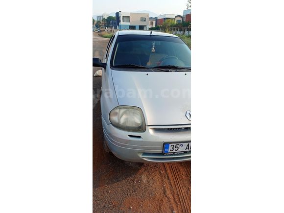 Sahibinden Renault Clio 1.4 RNA 2000 Model  204.000 km Gri