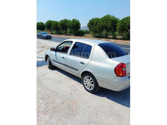 Sahibinden Renault Clio 1.4 RNA 2000 Model  204.000 km Gri